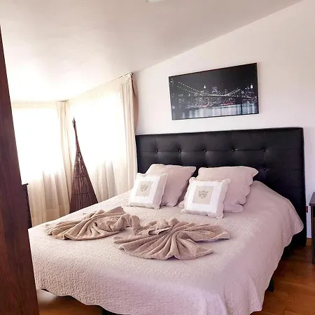 2 Bedrooms House With Sea View Shared Pool And Furnished Terrace At Corralejo *