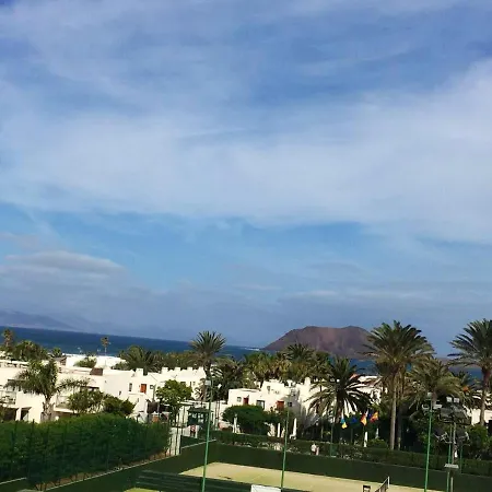 2 Bedrooms House With Sea View Shared Pool And Furnished Terrace At Corralejo Сasa de vacaciones