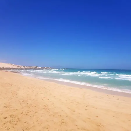 Сasa de vacaciones 2 Bedrooms House With Sea View Shared Pool And Furnished Terrace At Corralejo La Oliva