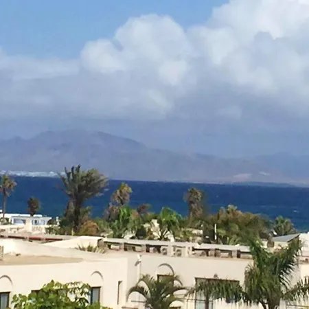 2 Bedrooms House With Sea View Shared Pool And Furnished Terrace At Corralejo *
