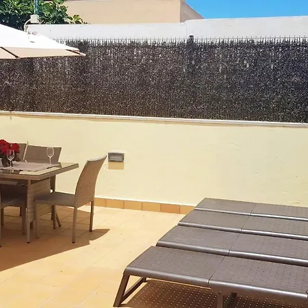 2 Bedrooms House With Sea View Shared Pool And Furnished Terrace At Corralejo Сasa de vacaciones *